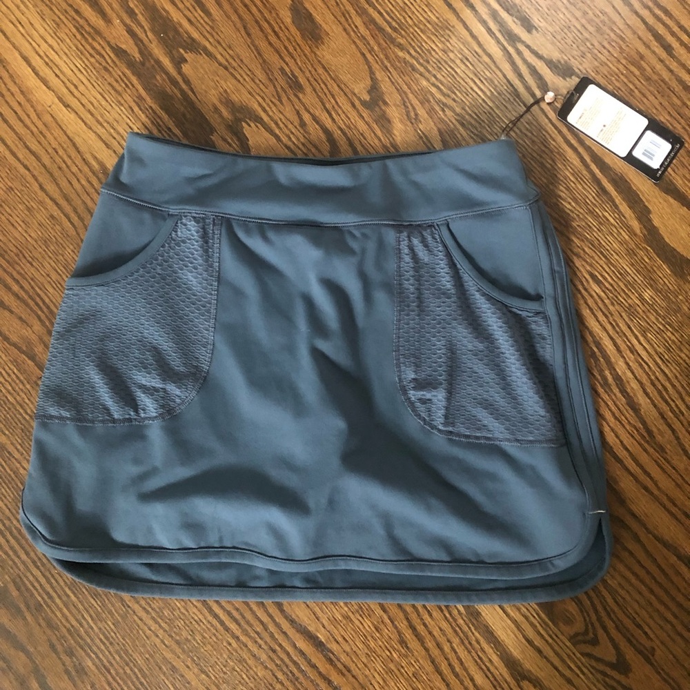 Calia Effortless Skort In Graphite Grey. SM